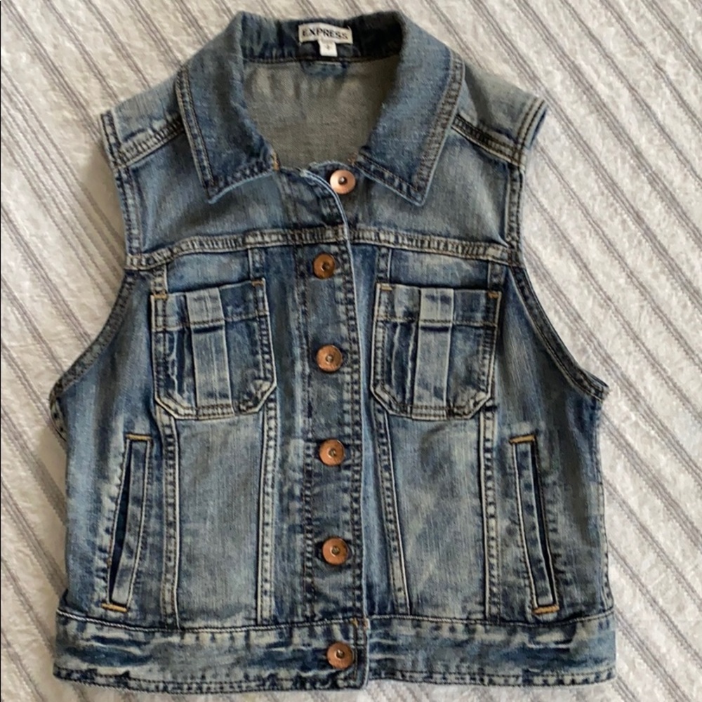 Demi Vest